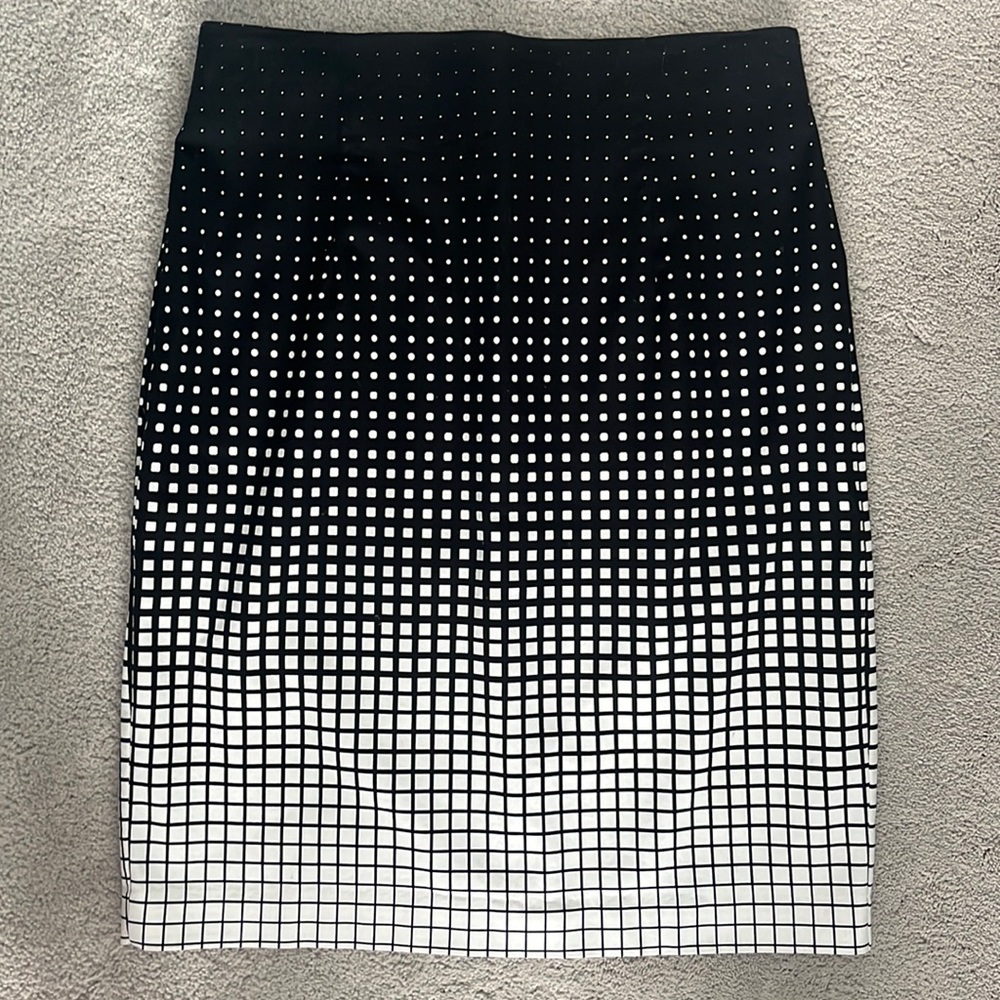 Worthington black and white skirt
